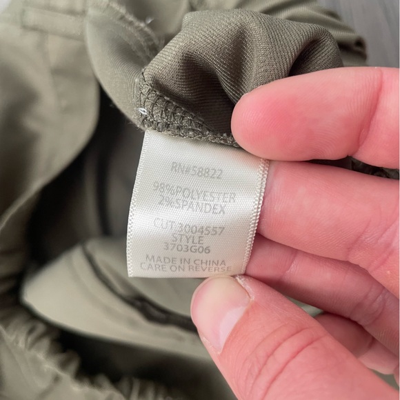 Max Studio Twill Green Women's Cargo Joggers Size Large - Picture 8 of 11